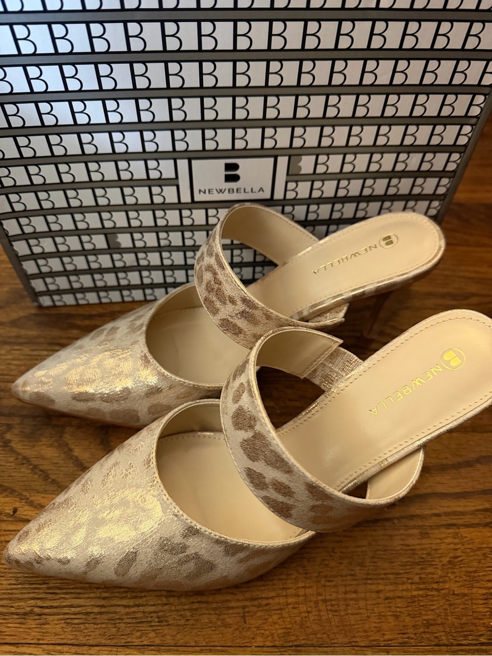 NewBella Women's Metallic Leopard-Print Pointed Mule size 9-NWT
